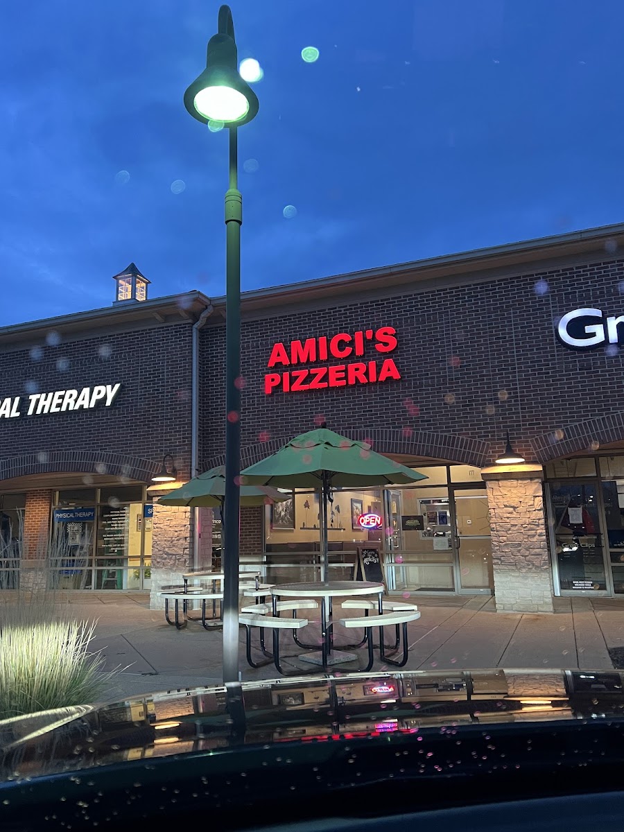 Amici's Pizzeria