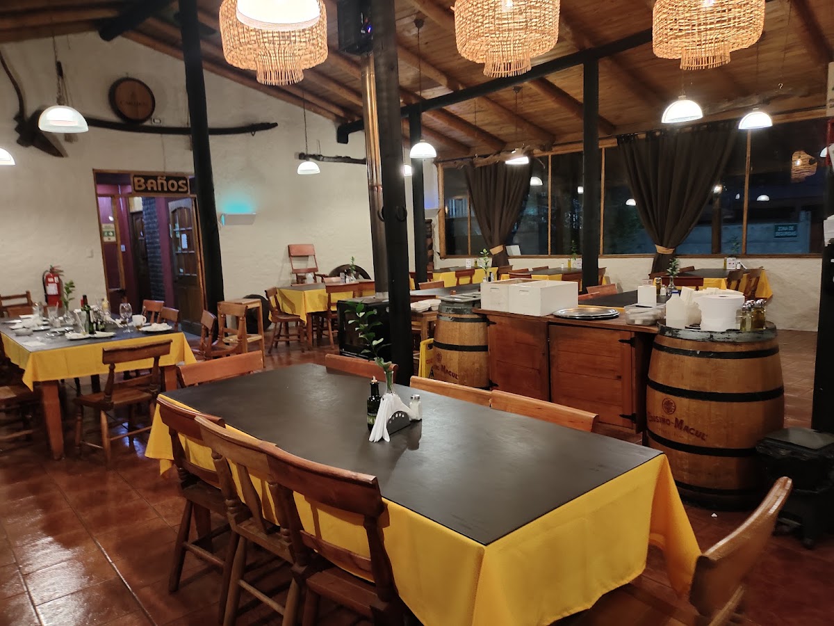 Restaurant Juan Y Medio